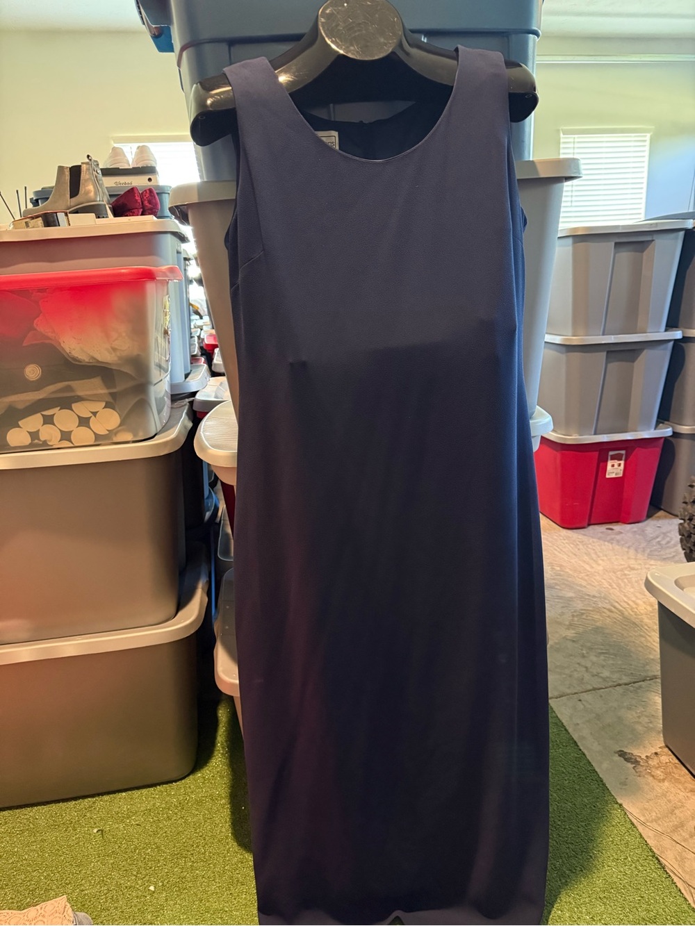 Classic Sleeveless Navy Shift Dress mp1